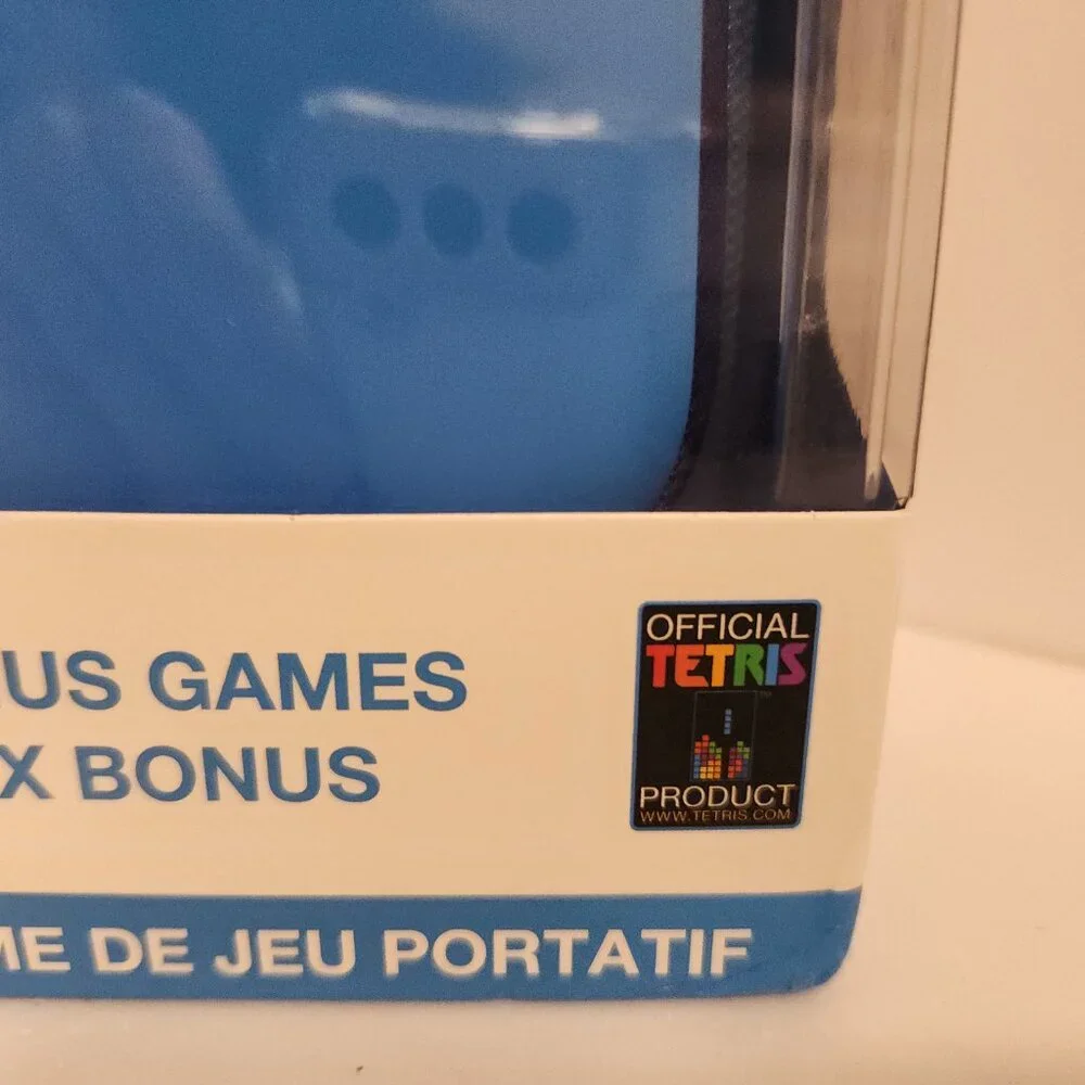 TETRIS Go Gamer with 300 Bonus Games and Travel Case Portable take with game NIB